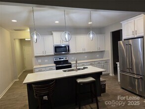 12013 Wigeon Wy in Charlotte, NC - Foto de edificio - Building Photo