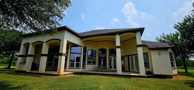 property at 943 High Meadow Ranch Dr