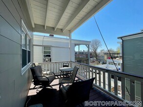 143 L St, Unit 3 in Boston, MA - Building Photo - Building Photo