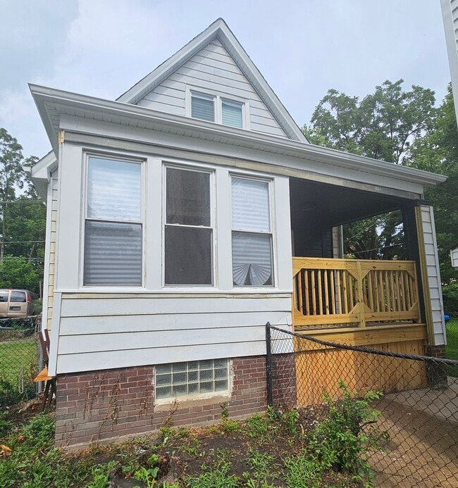 property at 11320 S Edbrooke Ave