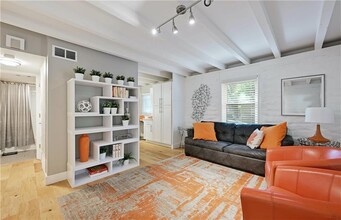 1504 Robert Weaver Ave in Austin, TX - Building Photo - Building Photo