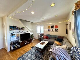 68 Winchester St, Unit 2 in Medford, MA - Building Photo