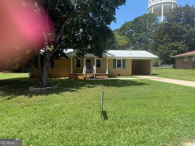 property at 201 Pecan Dr