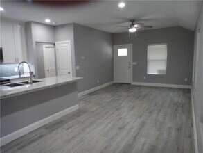 705 W Hull St in Denison, TX - Building Photo - Building Photo