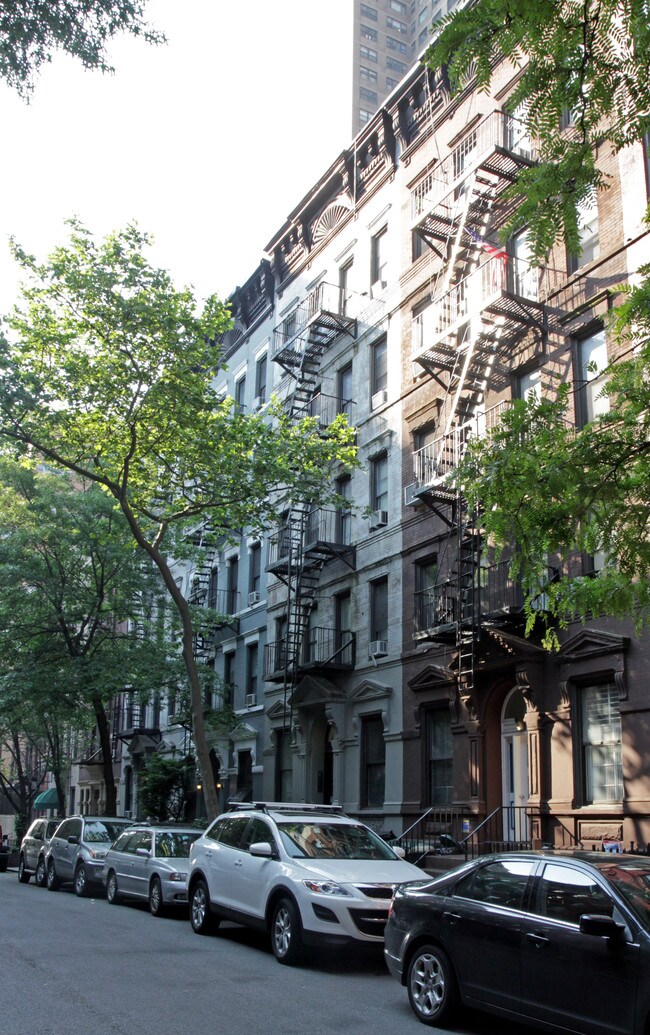 411 E 82nd St in New York, NY - Building Photo - Building Photo