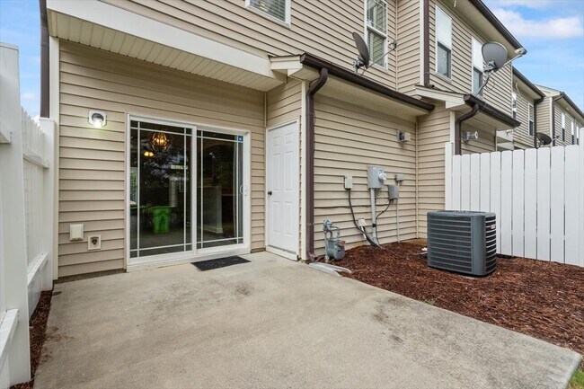 223 Morgan Brook Way in Rolesville, NC - Building Photo - Building Photo