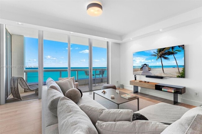 6899 Collins Ave in Miami Beach, FL - Building Photo - Building Photo