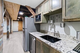 2603 Bernardo De Galvez Ave in Galveston, TX - Building Photo - Building Photo