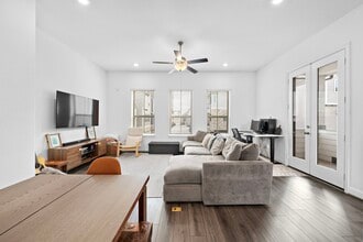 11008 Mikula Dr in Houston, TX - Building Photo - Building Photo