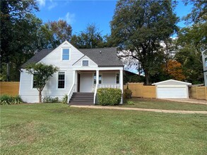 2010 Bixby St SE in Atlanta, GA - Foto de edificio - Building Photo