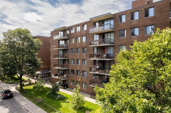 10350 de Bois-de-Boulogne in Montréal, QC - Building Photo - Building Photo