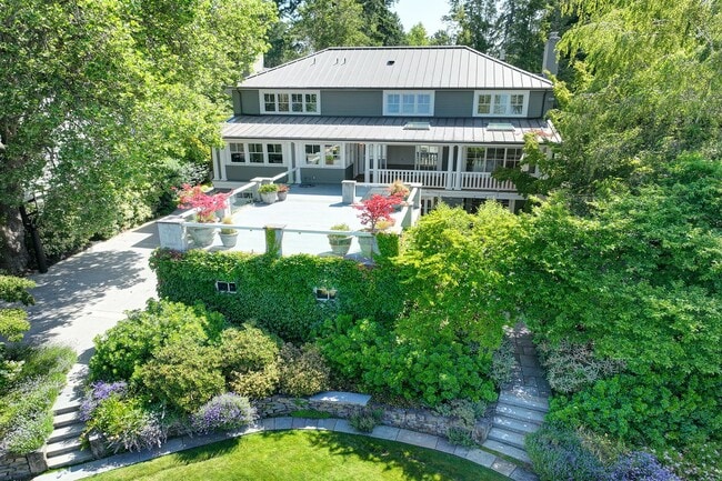 1645 Rambling Ln in Medina, WA - Building Photo - Building Photo