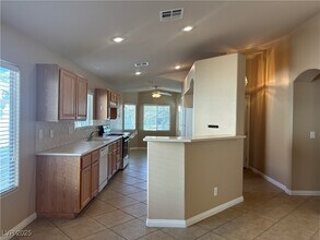 2269 Dakota Sky Ct in Henderson, NV - Building Photo - Building Photo