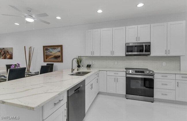 14186 Fall Creek Ct in Naples, FL - Building Photo - Building Photo