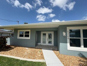 5368 Colonade Ct in Cape Coral, FL - Building Photo - Building Photo