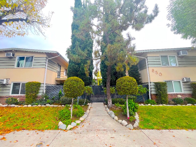850 S Rosemead Blvd, Unit 1 in Pasadena, CA - Building Photo