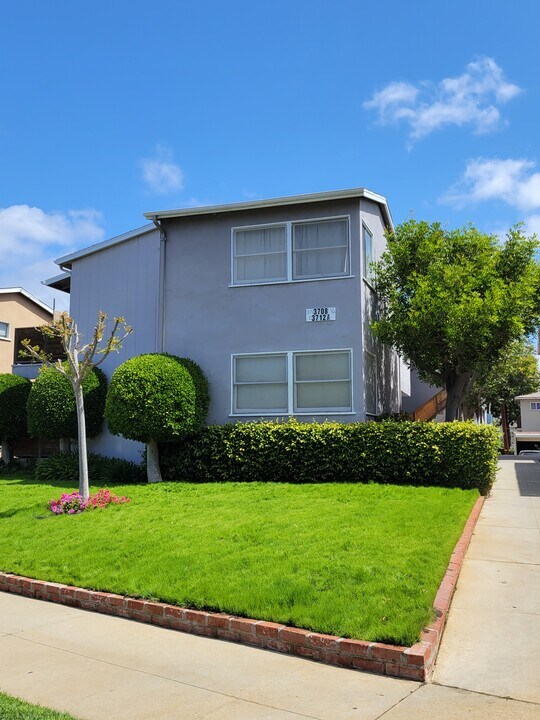 3708 Corinth Ave, Unit 3708 and a half in Los Angeles, CA - Building Photo