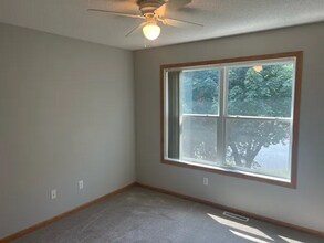 11498 Arnold Palmer Dr in Blaine, MN - Building Photo - Building Photo