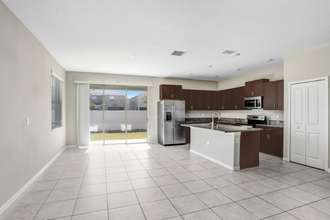 821 Royal Empress Dr in Ruskin, FL - Building Photo - Building Photo