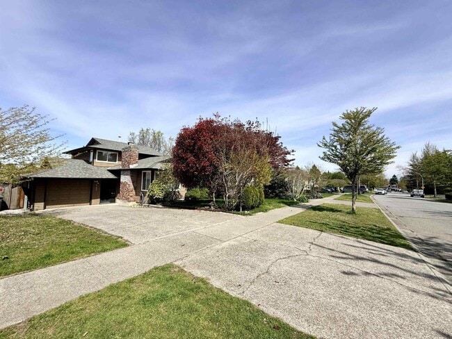 15457 Poplar Dr in Surrey, BC - Building Photo - Building Photo
