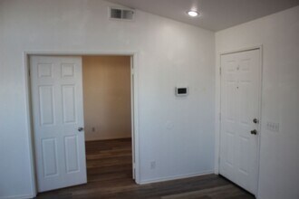 44762 Shadowcrest Dr in Lancaster, CA - Building Photo - Building Photo