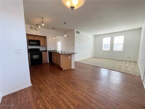 50 Aura de Blanco St, Unit 14101 in Henderson, NV - Building Photo - Building Photo