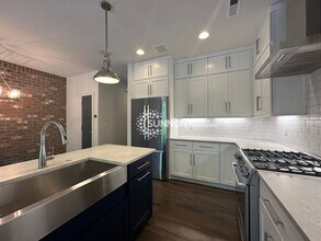 472 E 33rd St in Charlotte, NC - Building Photo - Building Photo