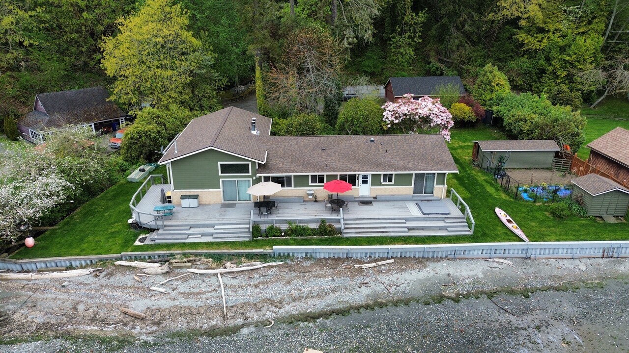 8723 SW Gorsuch Rd in Vashon, WA - Building Photo