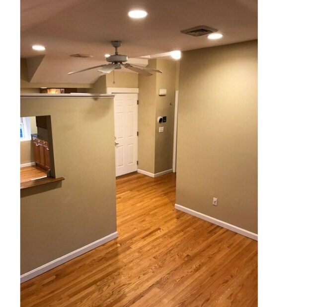24 Henderson St, Unit 3 in Arlington, MA - Building Photo - Building Photo