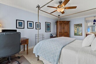 1000 Longboat Club Rd in Longboat Key, FL - Building Photo - Building Photo