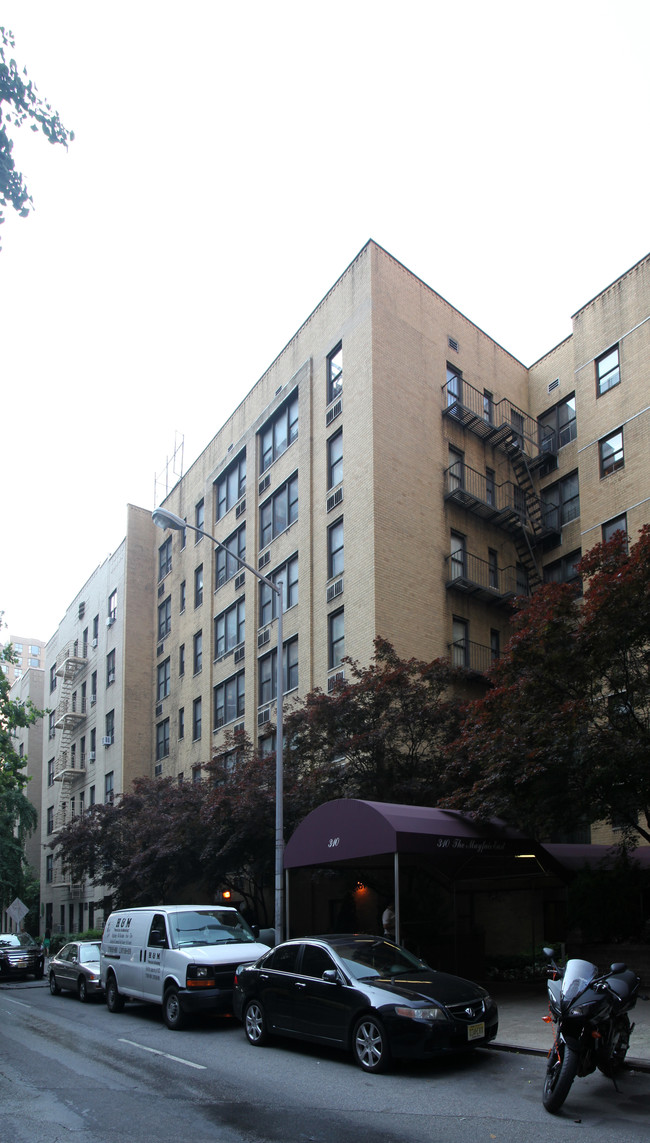 The Mayfair East in New York, NY - Building Photo - Building Photo