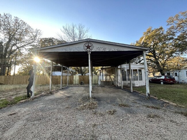 property at 135 Oxbow Dr