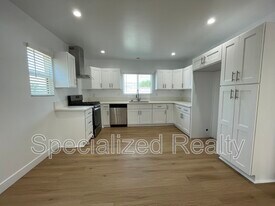 1135 Scofield Dr in Glendale, CA - Building Photo
