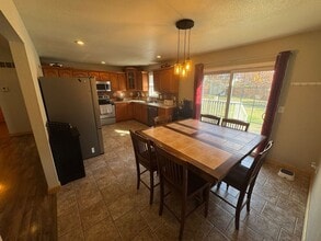 21146 Larson Rd in Waynesville, MO - Building Photo - Building Photo