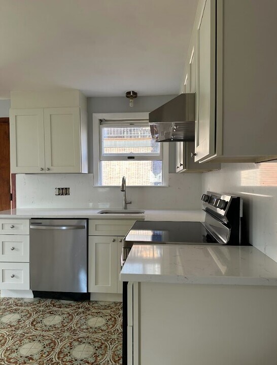 25 Duval St, Unit 1 in Boston, MA - Building Photo