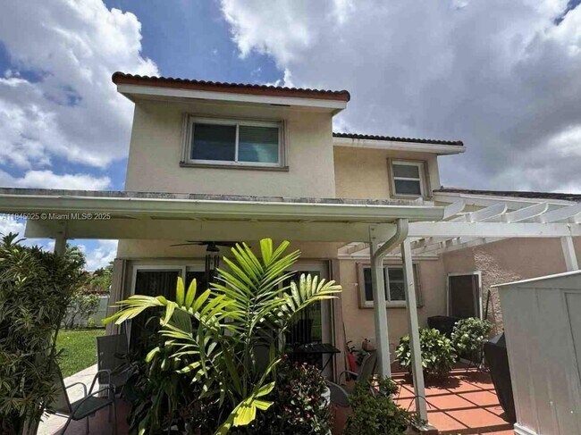 11711 SW 13th St in Miami, FL - Building Photo - Building Photo