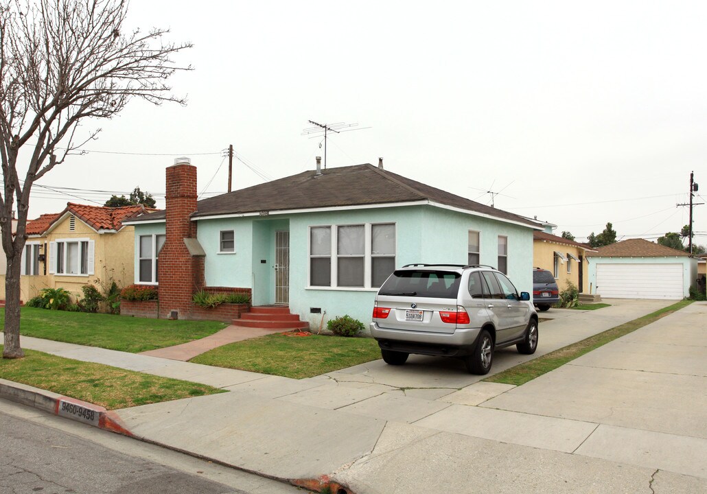 9458-9464 1/2 Los Angeles St in Bellflower, CA - Building Photo