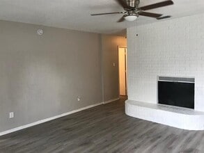 514 McQueary St in Arlington, TX - Building Photo - Building Photo