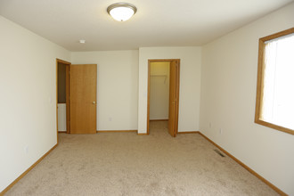 Southwood Townhomes in Fargo, ND - Building Photo - Interior Photo