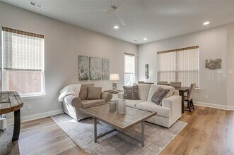 6334 Oakbend Cir in Fort Worth, TX - Building Photo - Building Photo