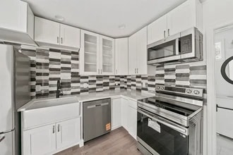 22 Vernon St, Unit Unit A in Whitman, MA - Building Photo - Building Photo