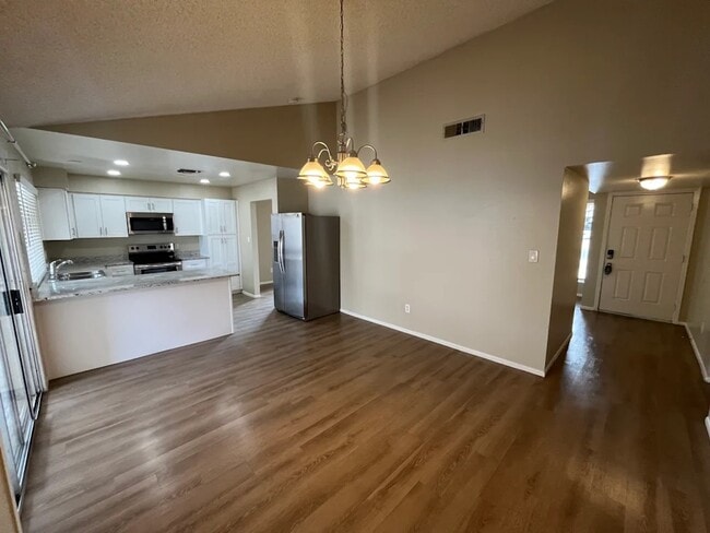 5833 W Comet Ave in Glendale, AZ - Building Photo - Building Photo