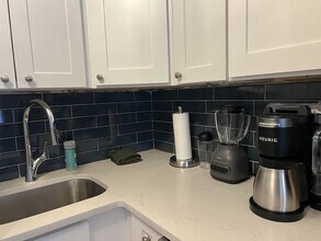 35 Grove St in Boston, MA - Building Photo - Building Photo