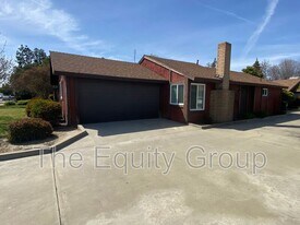 5716 W Robinwood Ave in Visalia, CA - Building Photo