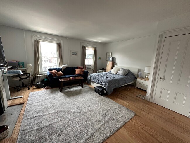 82 Charles St, Unit 2R