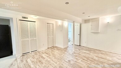 2-2 Rusholme Park Cres in Toronto, ON - Building Photo - Building Photo