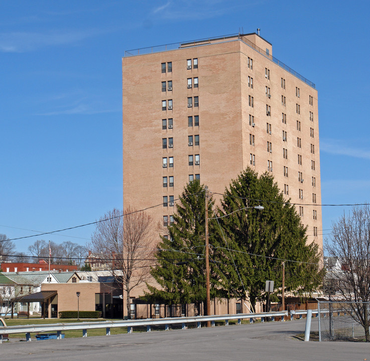 Chestnut Tower in Sunbury, PA - Building Photo