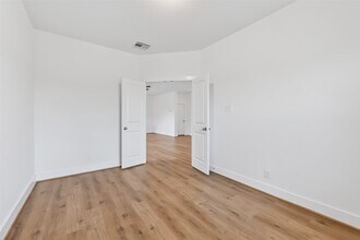 4506 Blue Mountain Laurel St in Pinehurst, TX - Building Photo - Building Photo