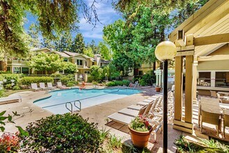 991 La Mesa Terrace in Sunnyvale, CA - Building Photo - Building Photo