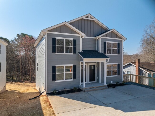 652 2nd St SE in Hickory, NC - Building Photo - Building Photo
